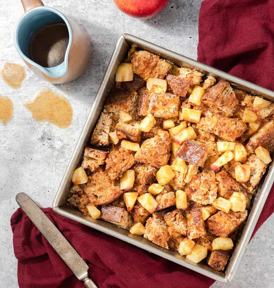 Read more about the article Apple Bread Pudding with Caramel Sauce